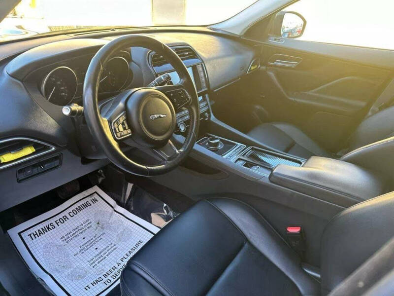 2018 Jaguar F-PACE 25t Premium