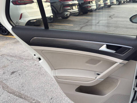 2019 Volkswagen Golf SE