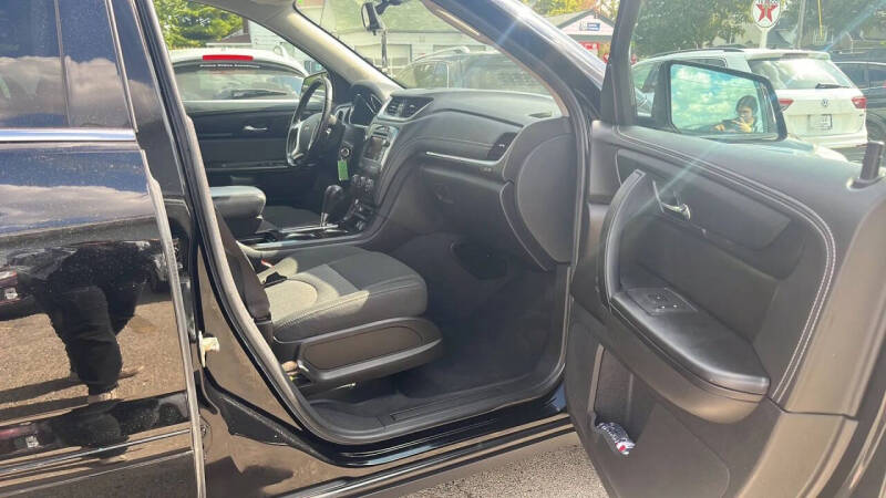 2017 Chevrolet Traverse LT