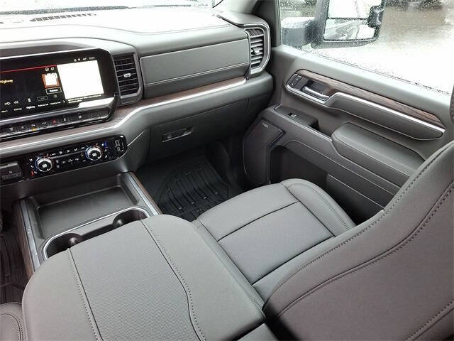 2025 GMC Sierra 2500HD