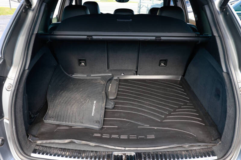 2014 Porsche Cayenne Platinum