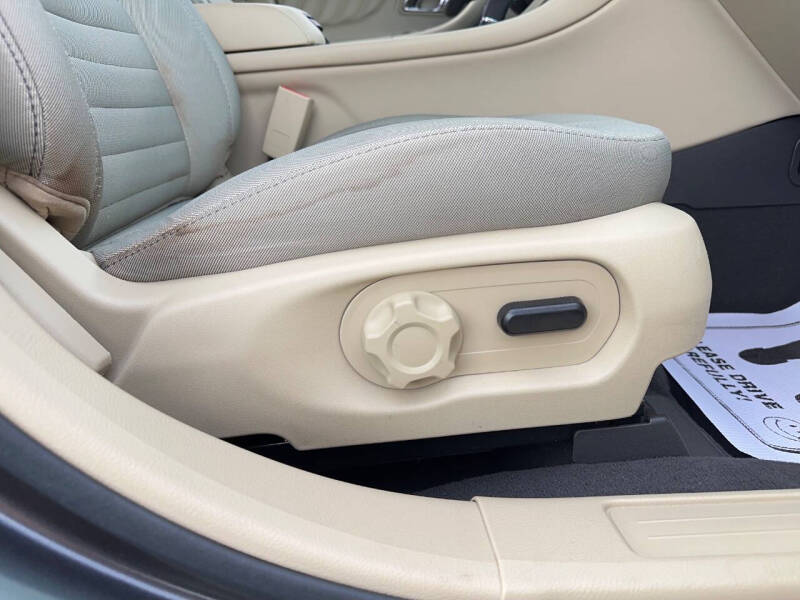 2019 Ford Taurus SE