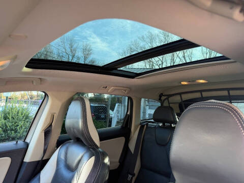 2011 Volvo XC60 T6 R-Design