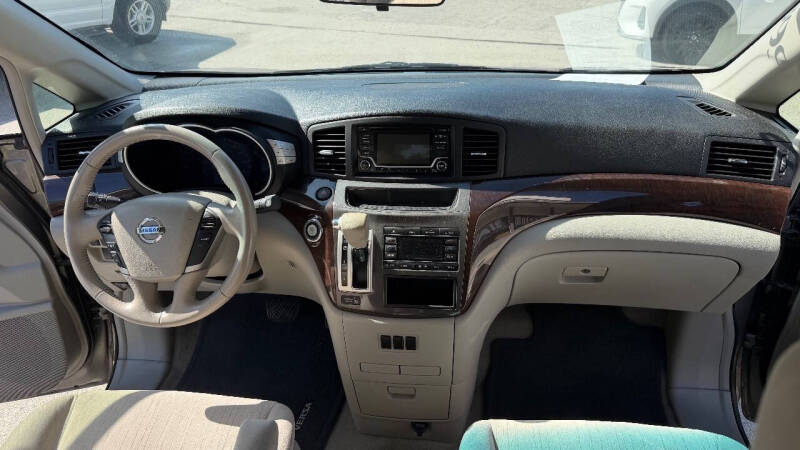 2017 Nissan Quest SV