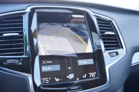 2016 Volvo XC90 T6 Momentum