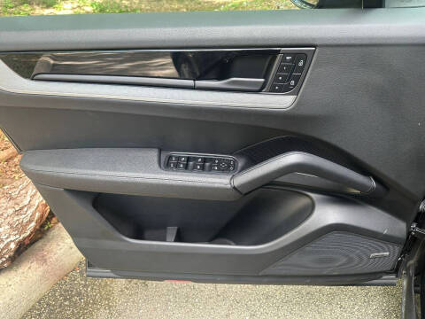 2024 Porsche Cayenne