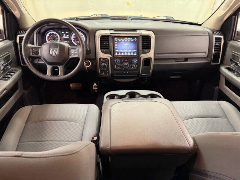 2017 RAM 1500 SLT