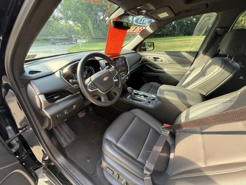 2023 Chevrolet Traverse LT Leather