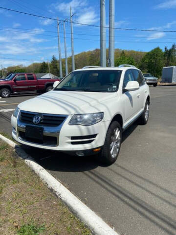 2010 Volkswagen Touareg for sale at Vertucci Automotive Inc in Wallingford CT
