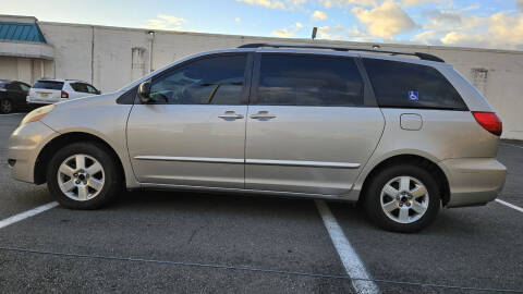 2006 Toyota Sienna LE 8 Passenger