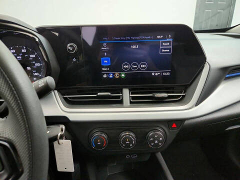 2025 Chevrolet Trax LS