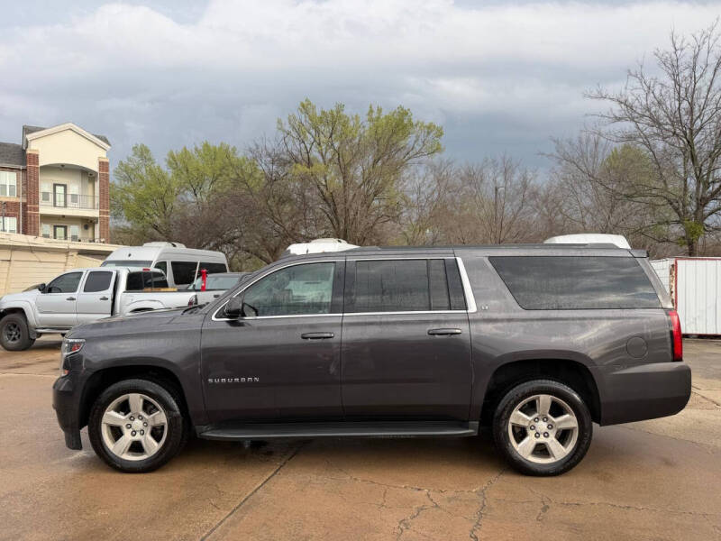 2016 Chevrolet Suburban LT
