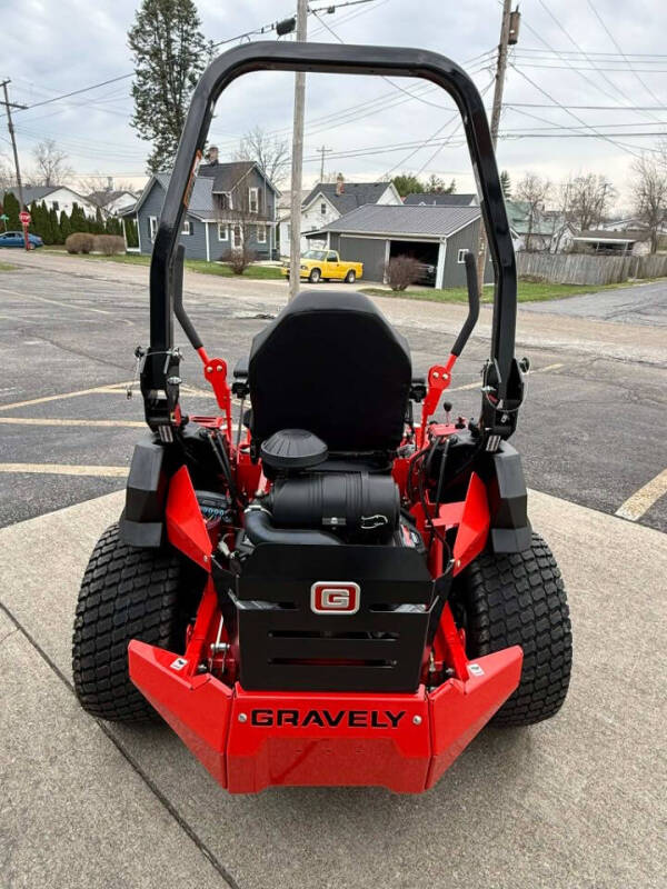 2026 Gravely PRO TURN 572 72"