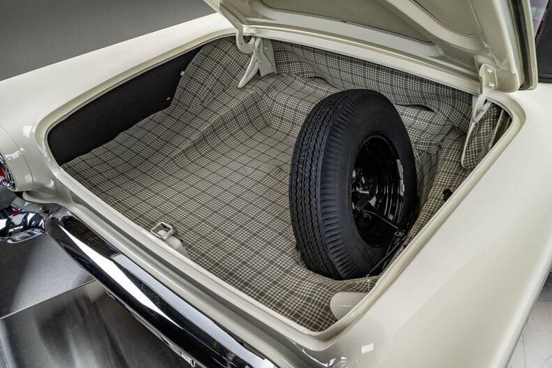 1957 Ford Thunderbird