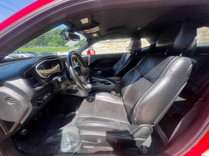 2015 Dodge Challenger SXT Plus