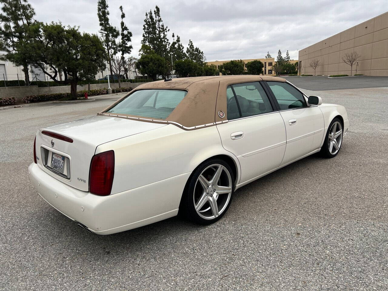 2005 Cadillac DeVille for sale at ZRV AUTO INC in Brea, CA