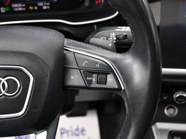 2022 Audi Q3 quattro S line Prem Plus 45 TFSI