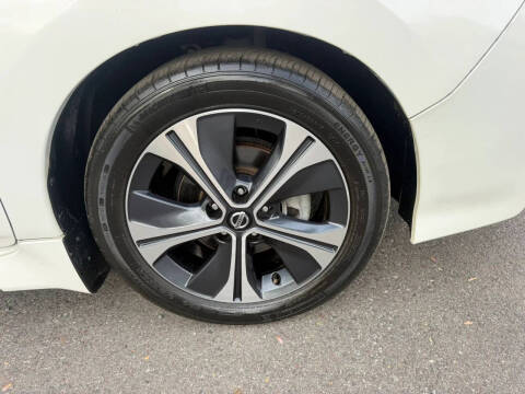 2022 Nissan LEAF SV