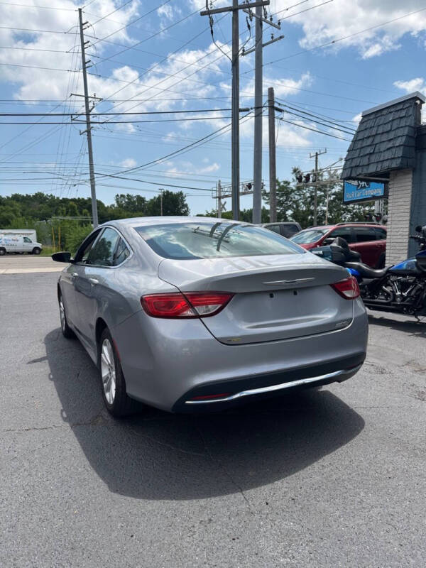 2015 Chrysler 200 Limited