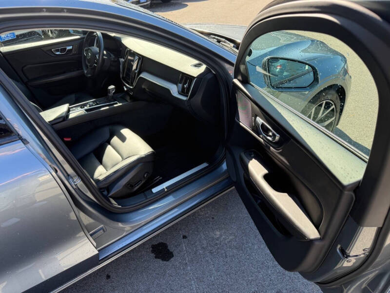 2019 Volvo S60 T6 Momentum