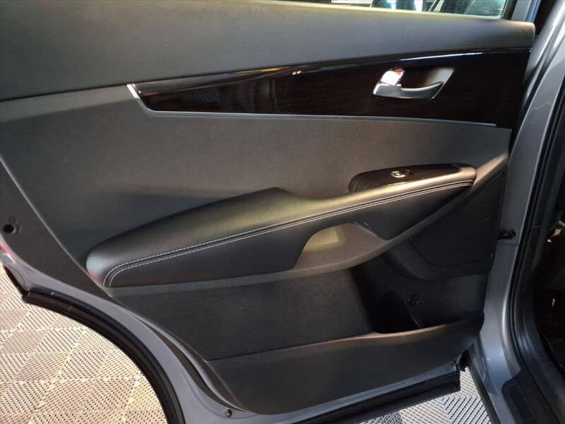 2020 Kia Sorento EX V6