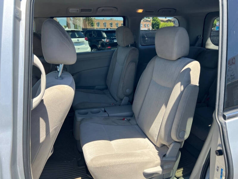 2017 Nissan Quest SV