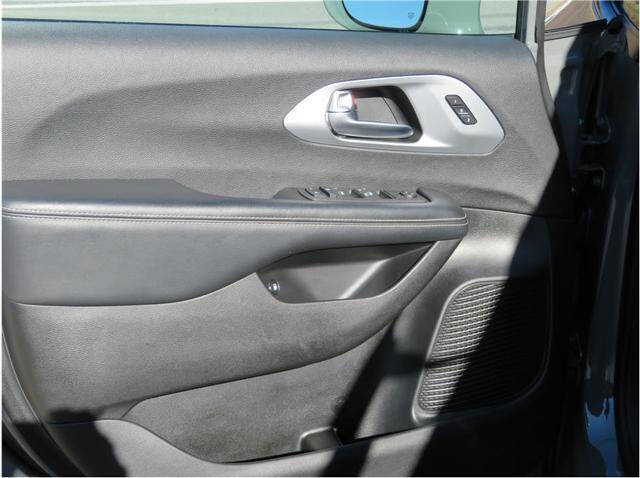 2022 Chrysler Pacifica Hybrid Touring L