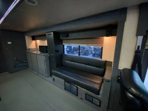 2000 Freightliner XC Chassis