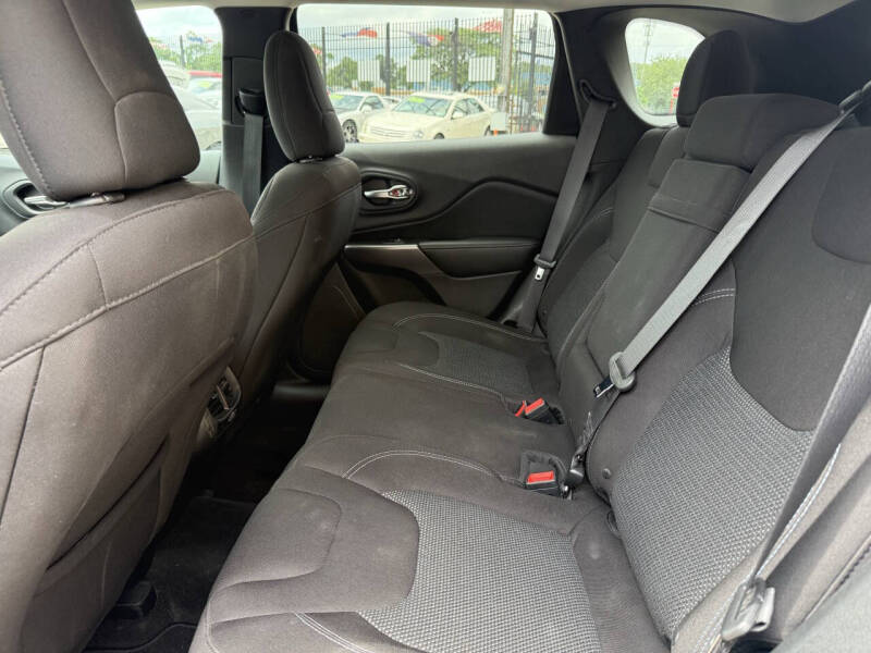 2019 Jeep Cherokee Latitude