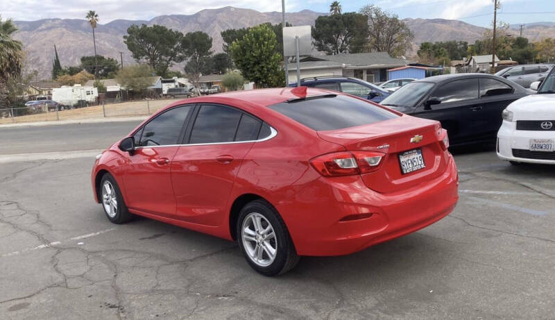 2017 Chevrolet Cruze LT photo 5