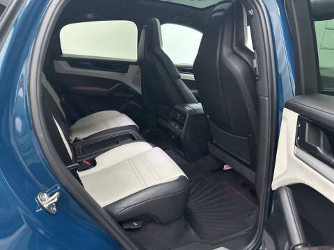 2024 Porsche Cayenne Coupe