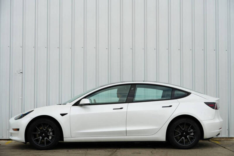 2021 Tesla Model 3 Standard Range Plus