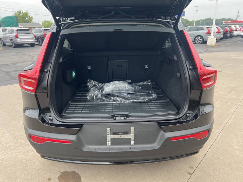 2026 Volvo XC40 B5 Plus