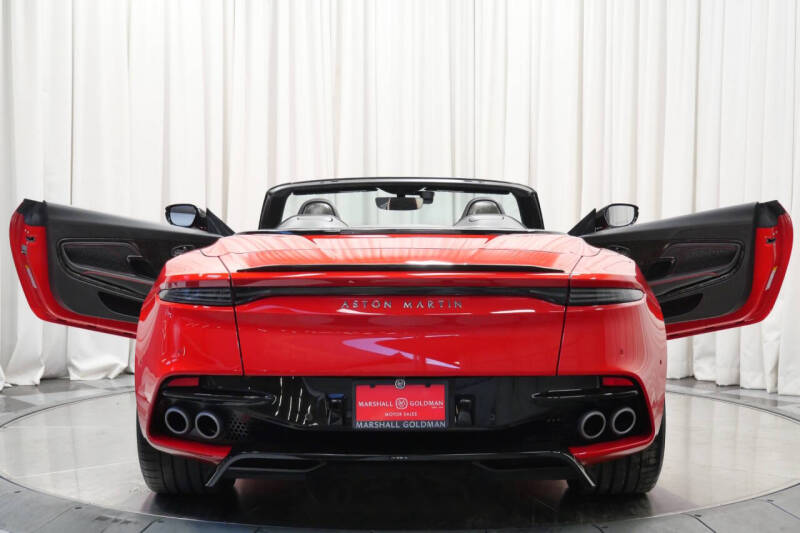 2023 Aston Martin DBS Superleggera