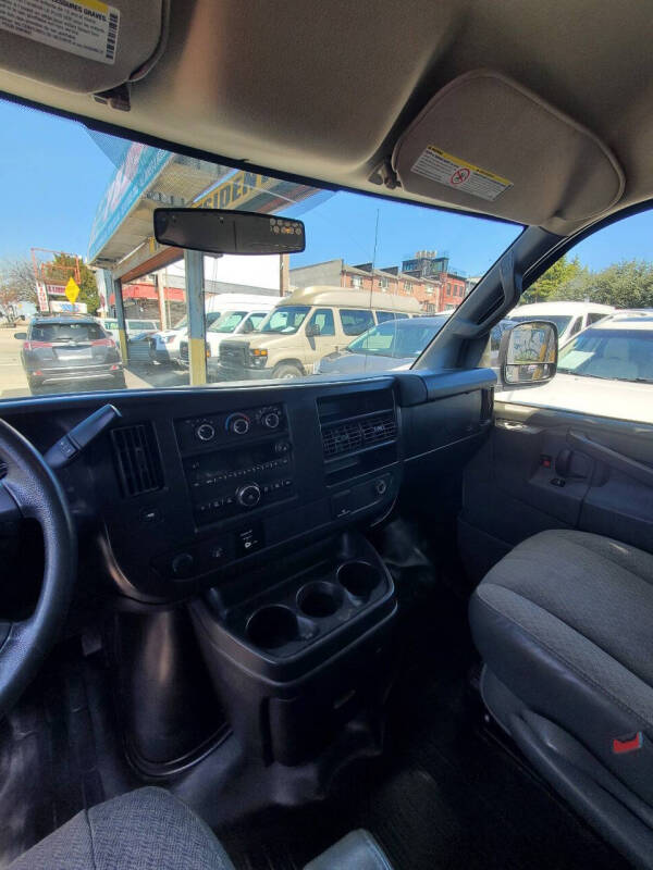 2017 GMC Savana 2500