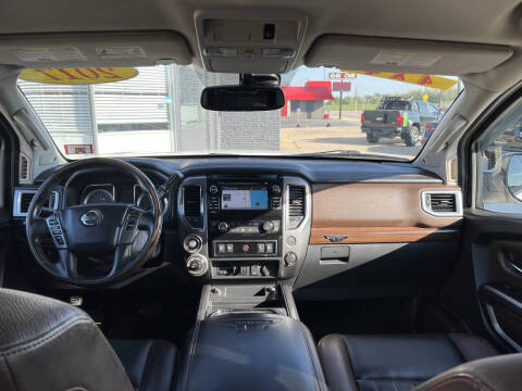 2017 Nissan Titan Platinum Reserve