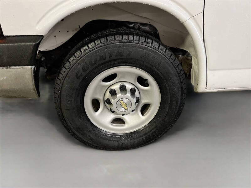 2024 Chevrolet Express 2500