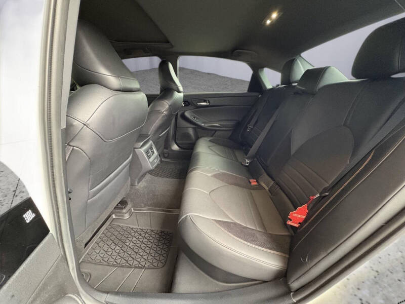 2022 Toyota Avalon Hybrid XSE Nightshade