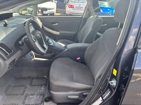 2010 Toyota Prius III