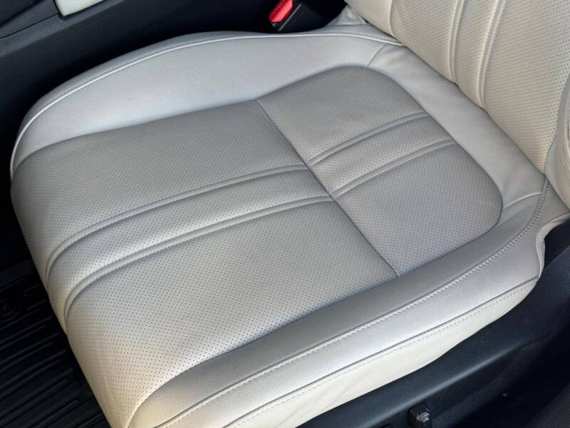 2022 Honda Insight Touring