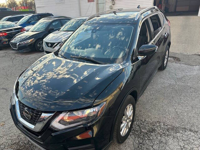 2020 Nissan Rogue SV's photo