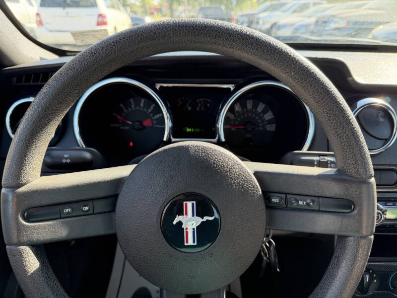 2005 Ford Mustang V6 Premium