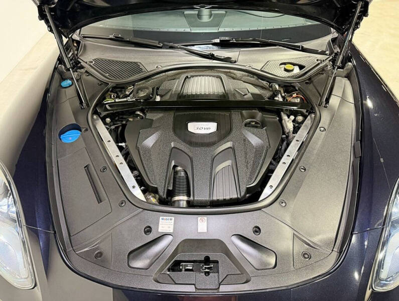 2018 Porsche Panamera 4