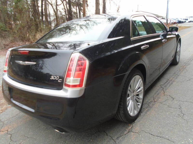 2013 Chrysler 300 C John Varvatos Luxury Edition