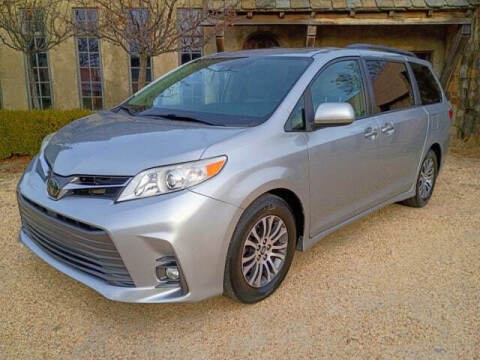 2019 Toyota Sienna XLE 7-Passenger Auto Access Seat