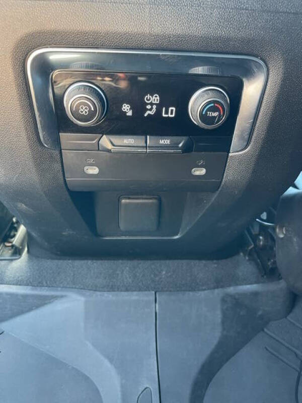 2023 Chevrolet Suburban RST