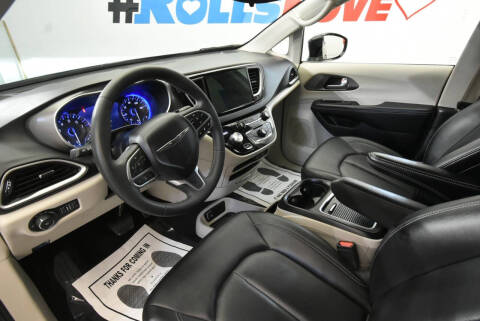 2024 Chrysler Pacifica Touring L