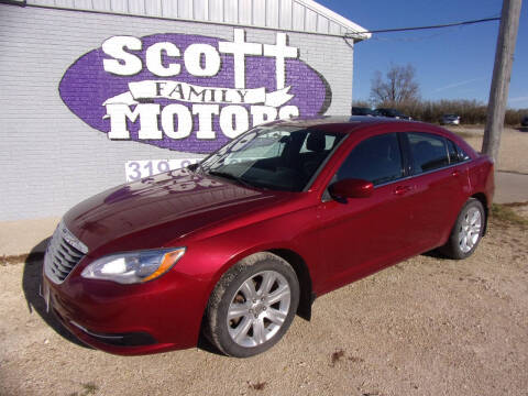 2013 Chrysler 200 for sale at SCOTT FAMILY MOTORS in Springville IA