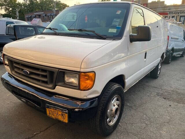 2007 Ford E-Series Cargo for sale at Drive Deleon in Yonkers NY