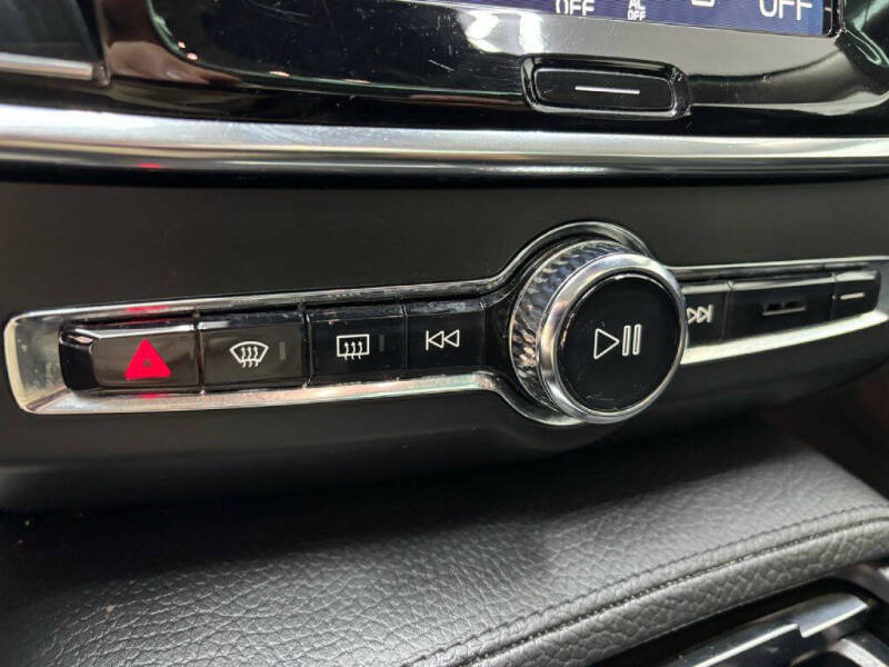 2018 Volvo S90 T5 Momentum